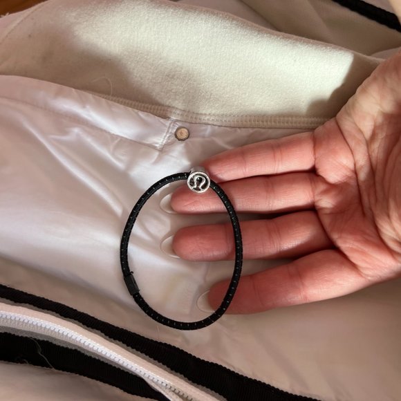 Vintage lululemon holiday collection Running Jacket - Picture 14 of 16